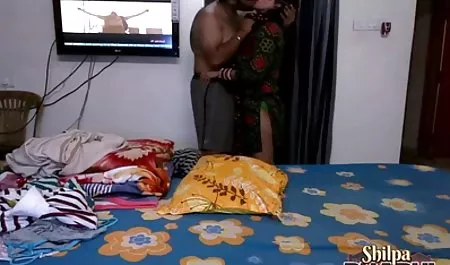 Saya memasukkan jari ke dalam vagina mendownload bokep indo dan membiarkannya menjilat