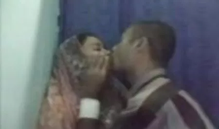 Vagina Jepang mengalir di bokep indo terheboh bawah jari