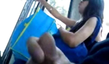 Mengisap indo crot terbaru penis dari seorang gadis muda