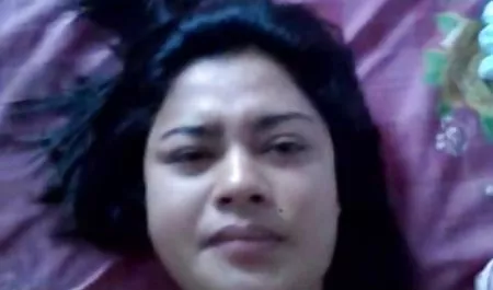 Puaskan dirinya anal indo terbaru tepat di kolam renang
