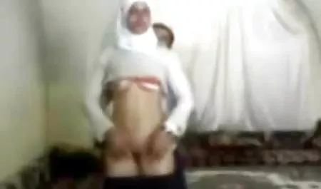 Pria itu mencintai free download bokep indo mp4 kaki gadis itu