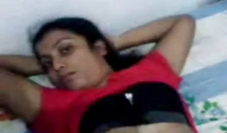 Seks lesbo panas antara Nella Elmerita dan indo bikep terbaru Lena Love