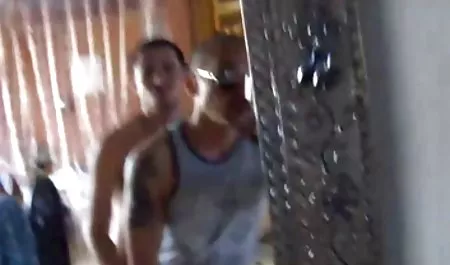 Lelaki itu membakar pacarnya di kamar mandi dan memaksanya memberikan blowjob gudang bokep indo terbaru 2018